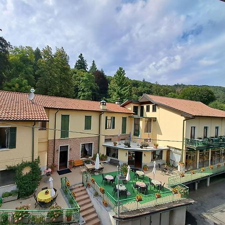 Budget Hotel Vittoria & Ristorante Marzio エクステリア 写真