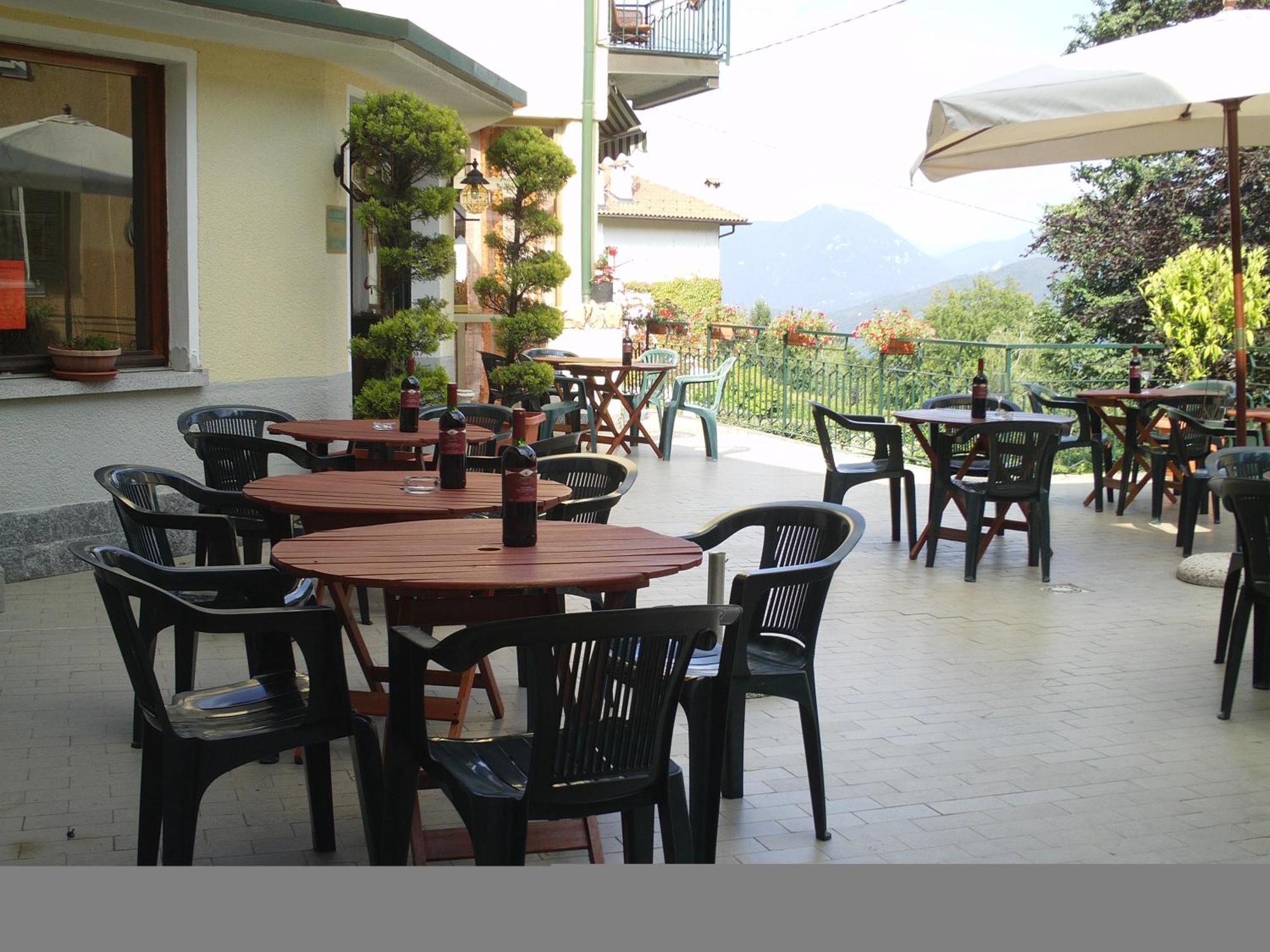 Budget Hotel Vittoria & Ristorante Marzio エクステリア 写真